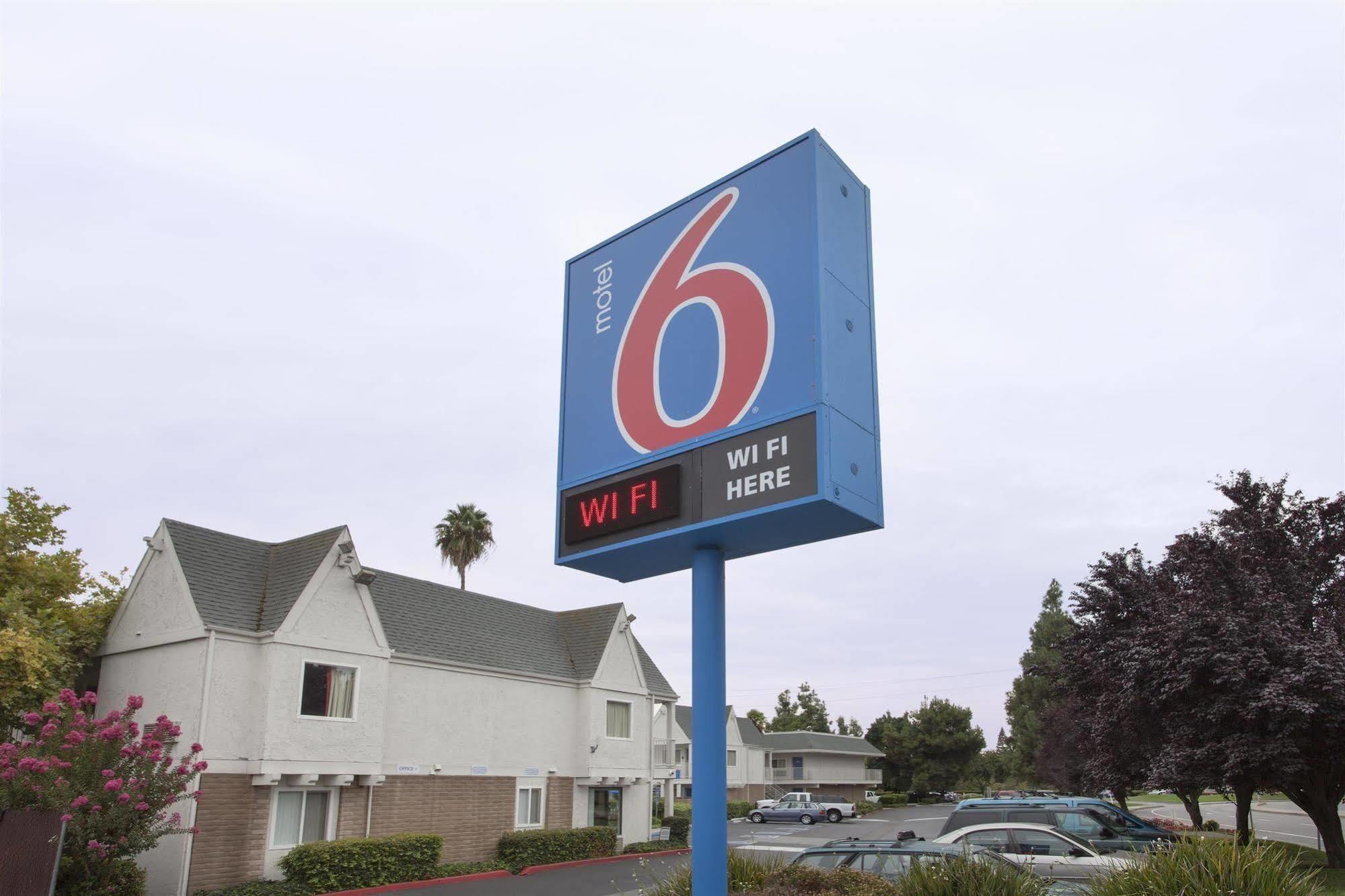 Motel 6-Sacramento, Ca - Central Экстерьер фото